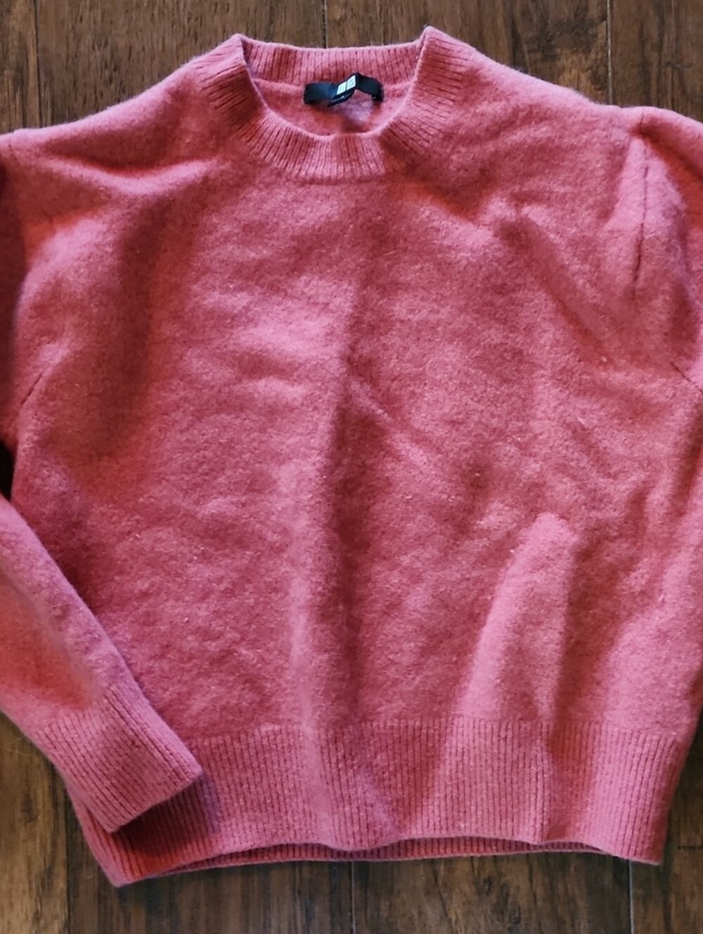 Uniqlo Rose Pink Crewneck Sweater
